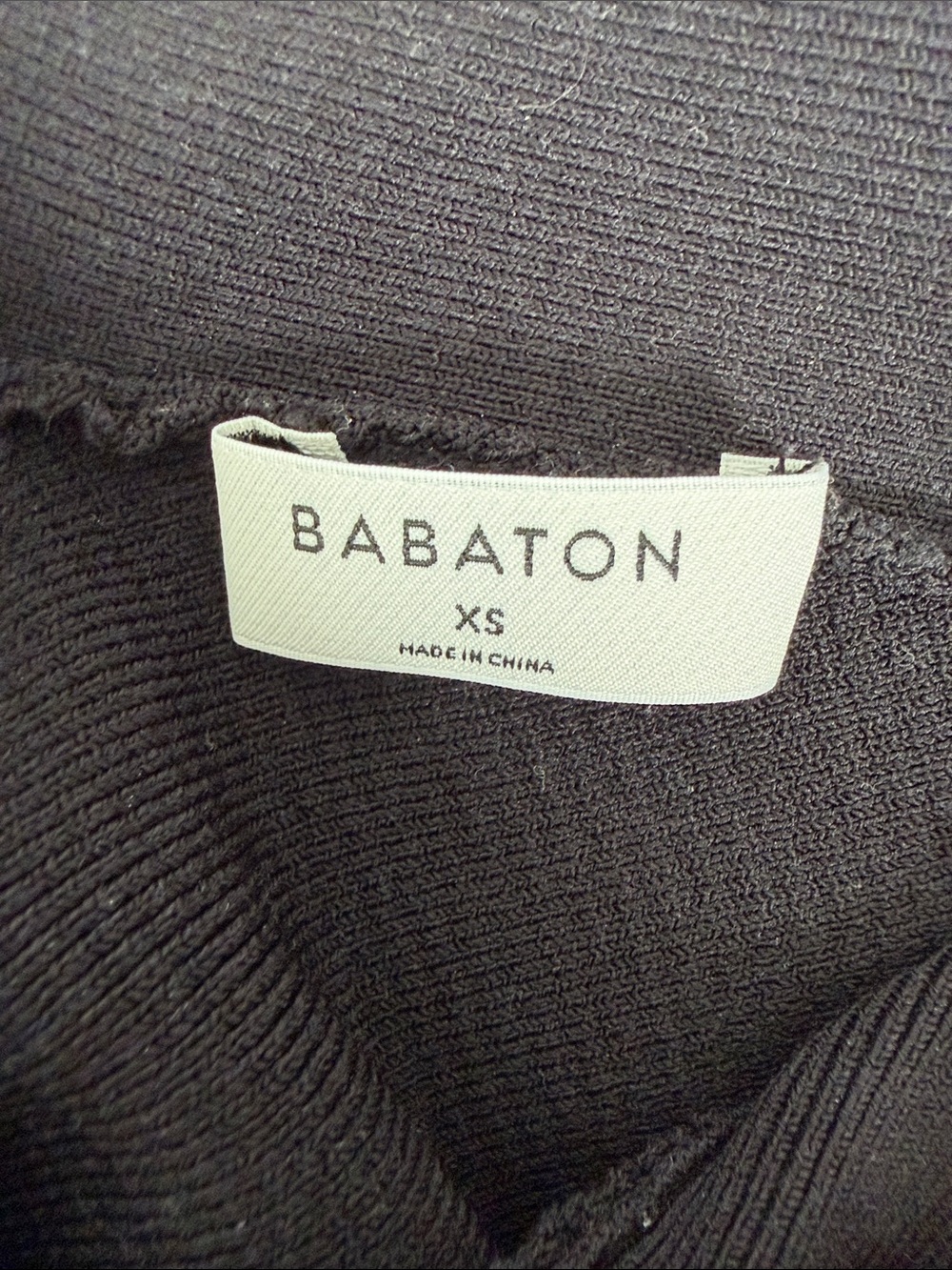 Babaton Black Ribbed Cross-Back Crop Top - Picture 3 of 3